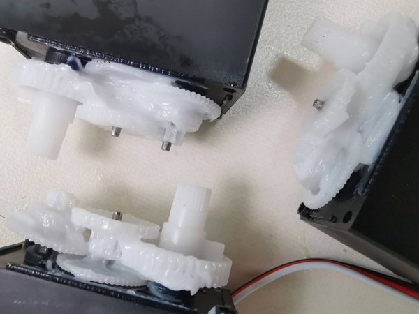 金屬齒輪潤滑脂與塑料齒輪潤滑脂之間有著什么區別？
